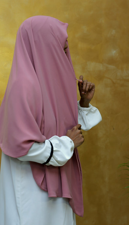 Blush Bloom – Powder Pink Instant Hijab with Zip Closure | Dual-Layer Imported Korean Chiffon | Flowy & Feminine | Malaysian Hijab
