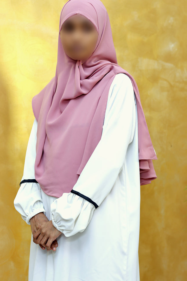 Blush Bloom – Powder Pink Instant Hijab with Zip Closure | Dual-Layer Imported Korean Chiffon | Flowy & Feminine | Malaysian Hijab